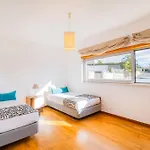 L Villa