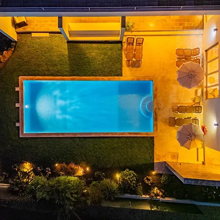 Villa L *