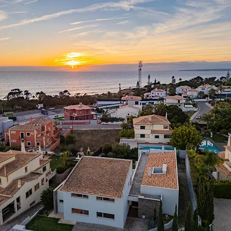 Villa L *