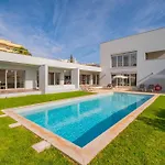 Villa L