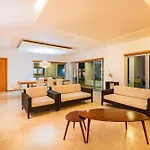 L Villa
